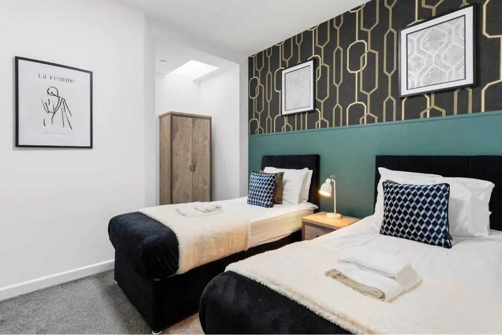 Modern Spacious Three Bedrooms With Private Garden Cardiff United Kingdom